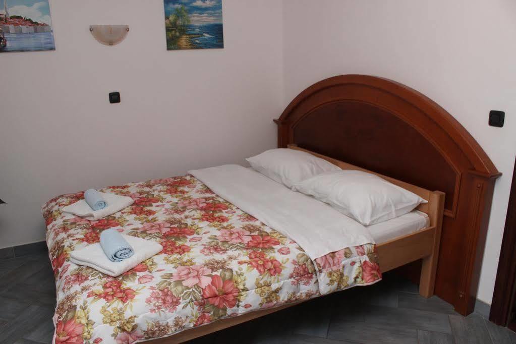 Rooms Laura Медулин Екстериор снимка